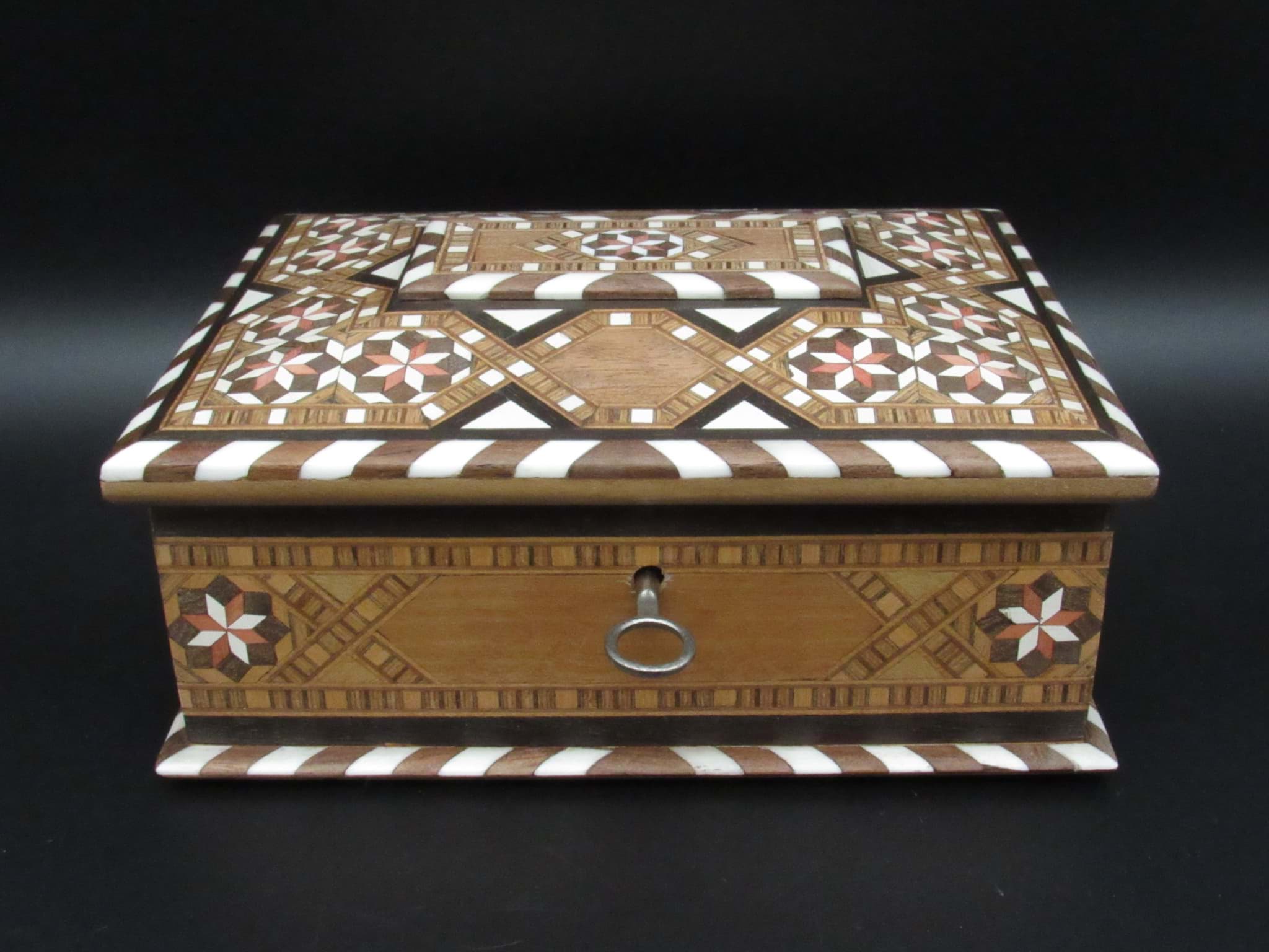 Schmuckkästchen, Holz mit Maketerien, wohl Indien 20. Jh. ★ sofort